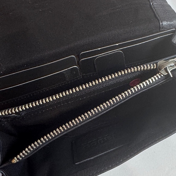 Latico Eloise Black Leather Zip Wallet “NWT” - Picture 4 of 12